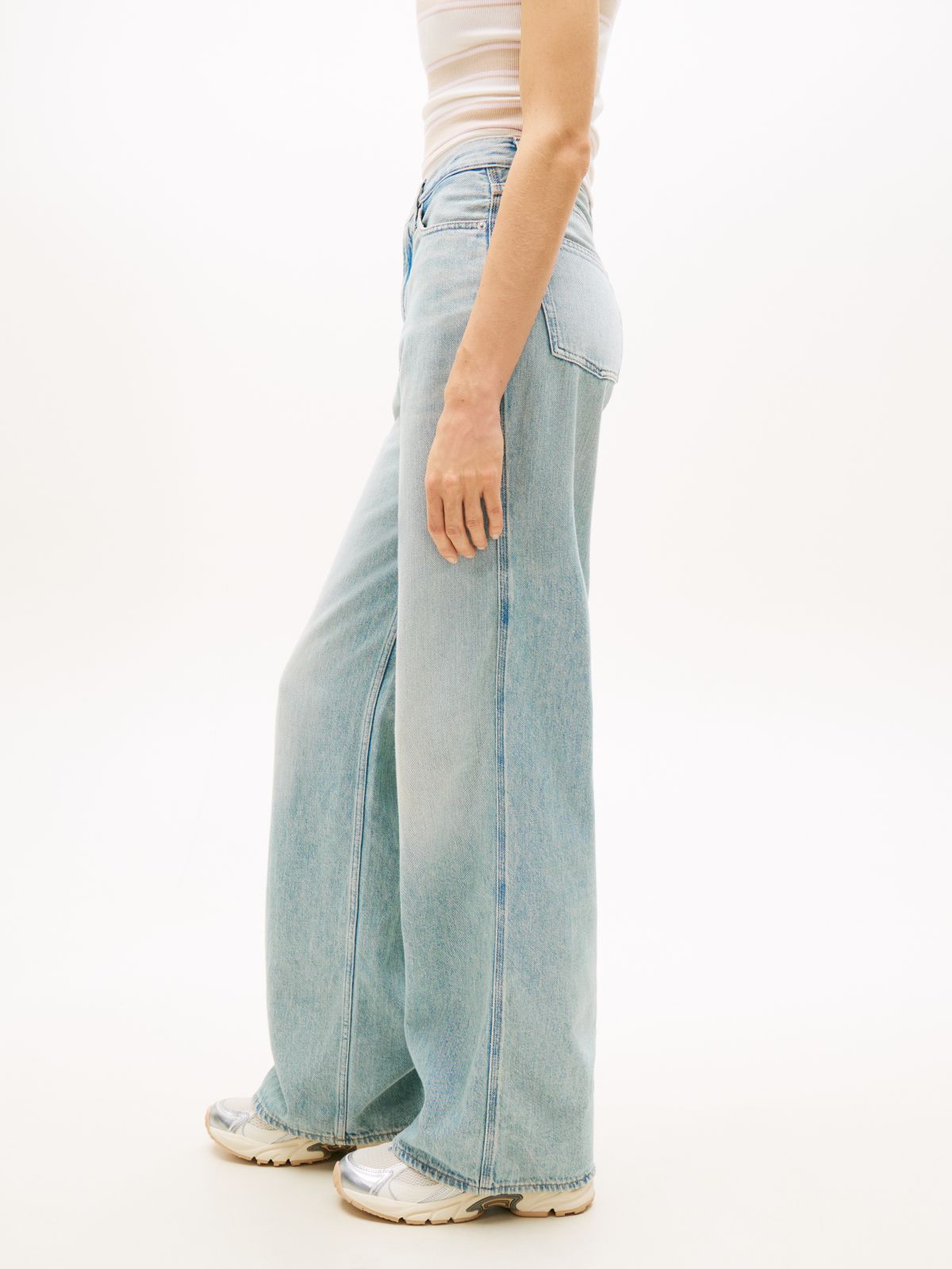 Claire High Rise Wide Jeans — Blue
