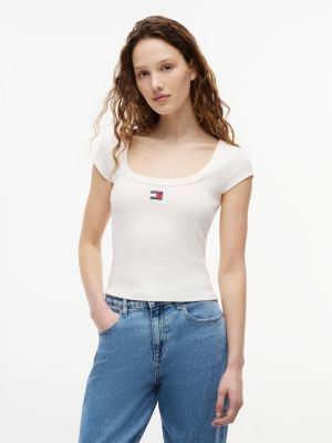 white tommy badge scoop neck slim t-shirt for women tommy jeans