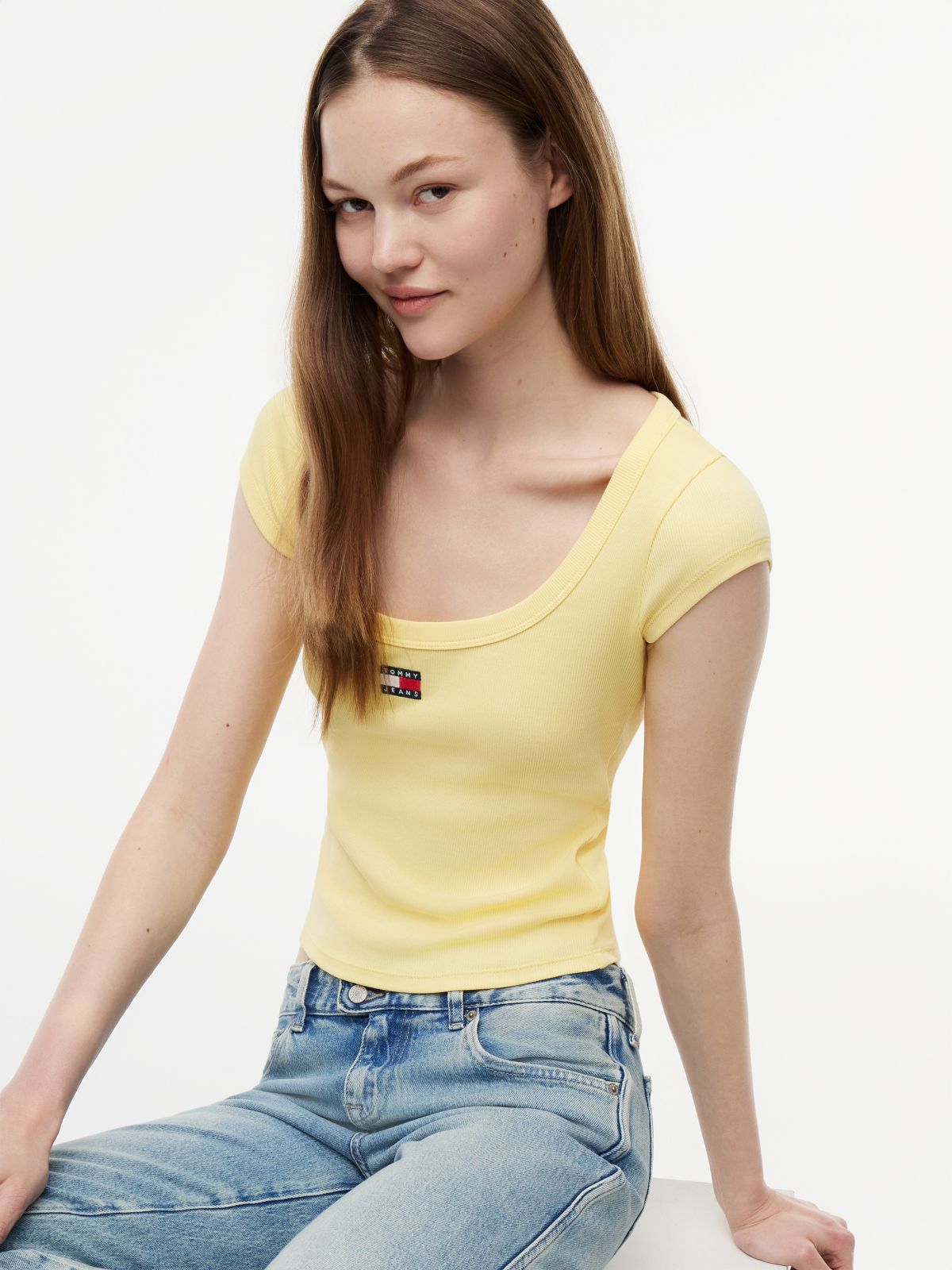 Tommy Badge Scoop Neck Slim T-Shirt — Yellow