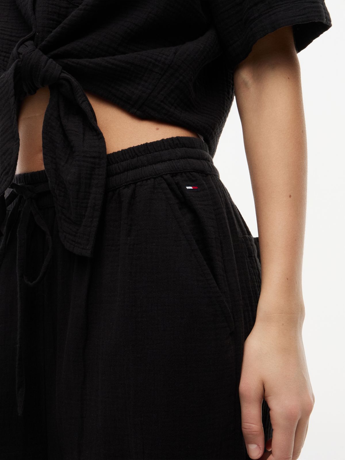 Crinkle Textured Loose Trousers — Black