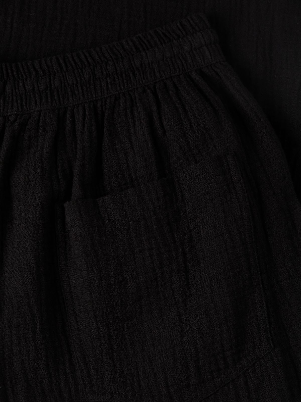 Crinkle Textured Loose Trousers — Black