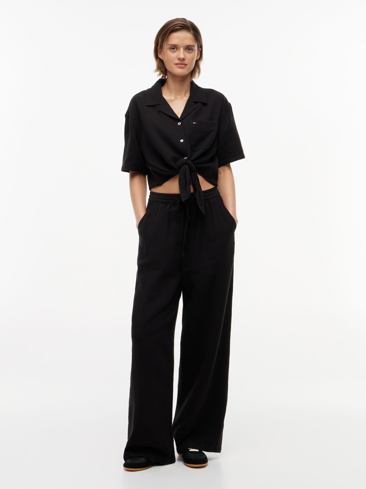 Crinkle Textured Loose Trousers — Black