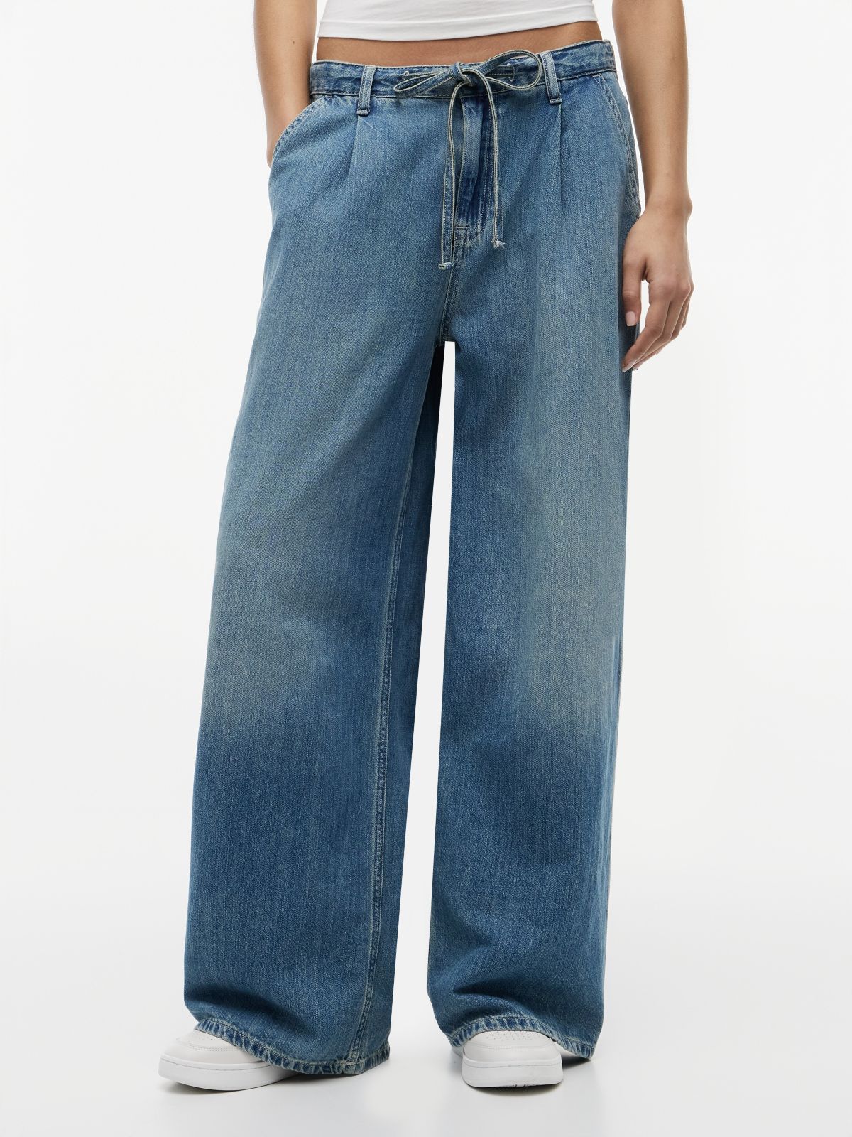 Charlie Mid Rise Loose Drawstring Jeans With Linen — Blue