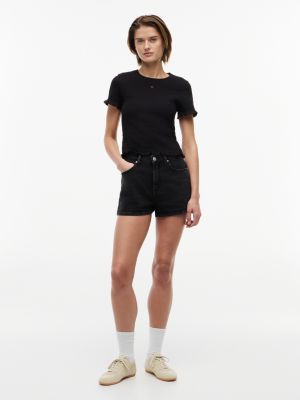 denim czarne szorty jeansowe o regularnym kroju dla kobiety - tommy jeans