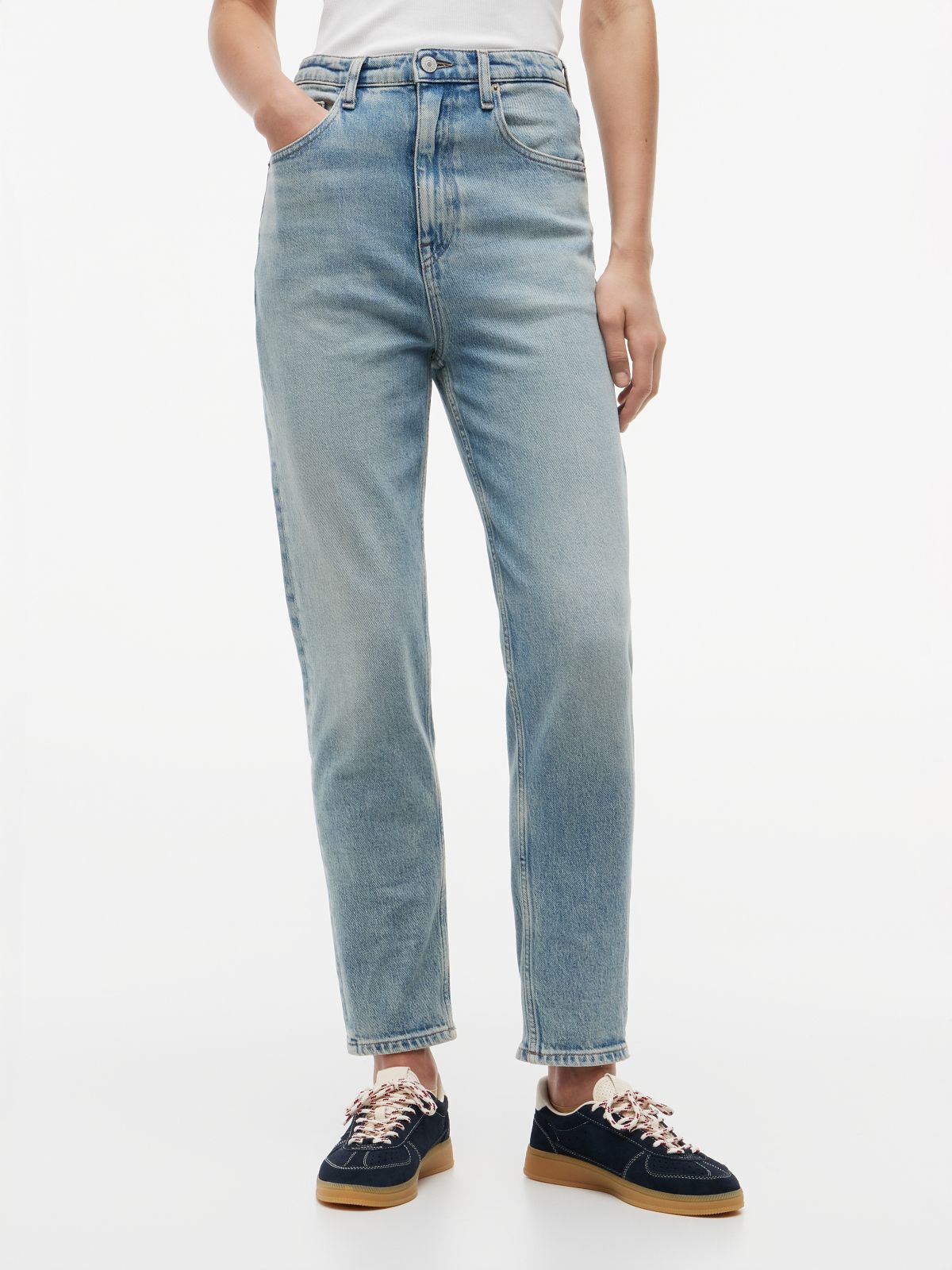 Mom High Rise Tapered Jeans — Blue
