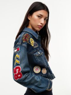 Tommy Badge Cropped Denim Trucker Jacket — Blue 4