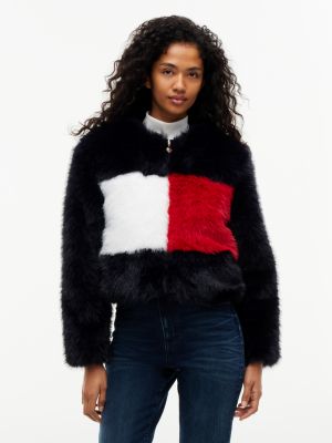 blue kunstpelzjacke mit color block und tommy flag für damen - tommy jeans
