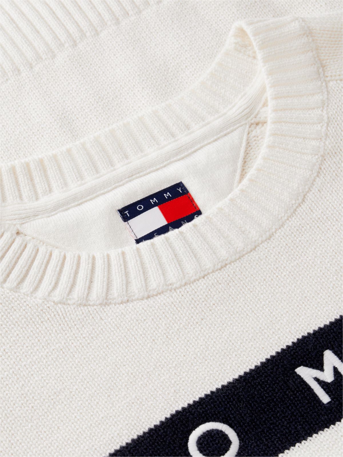 Tommy Flag Relaxed Crew Neck Jumper — White