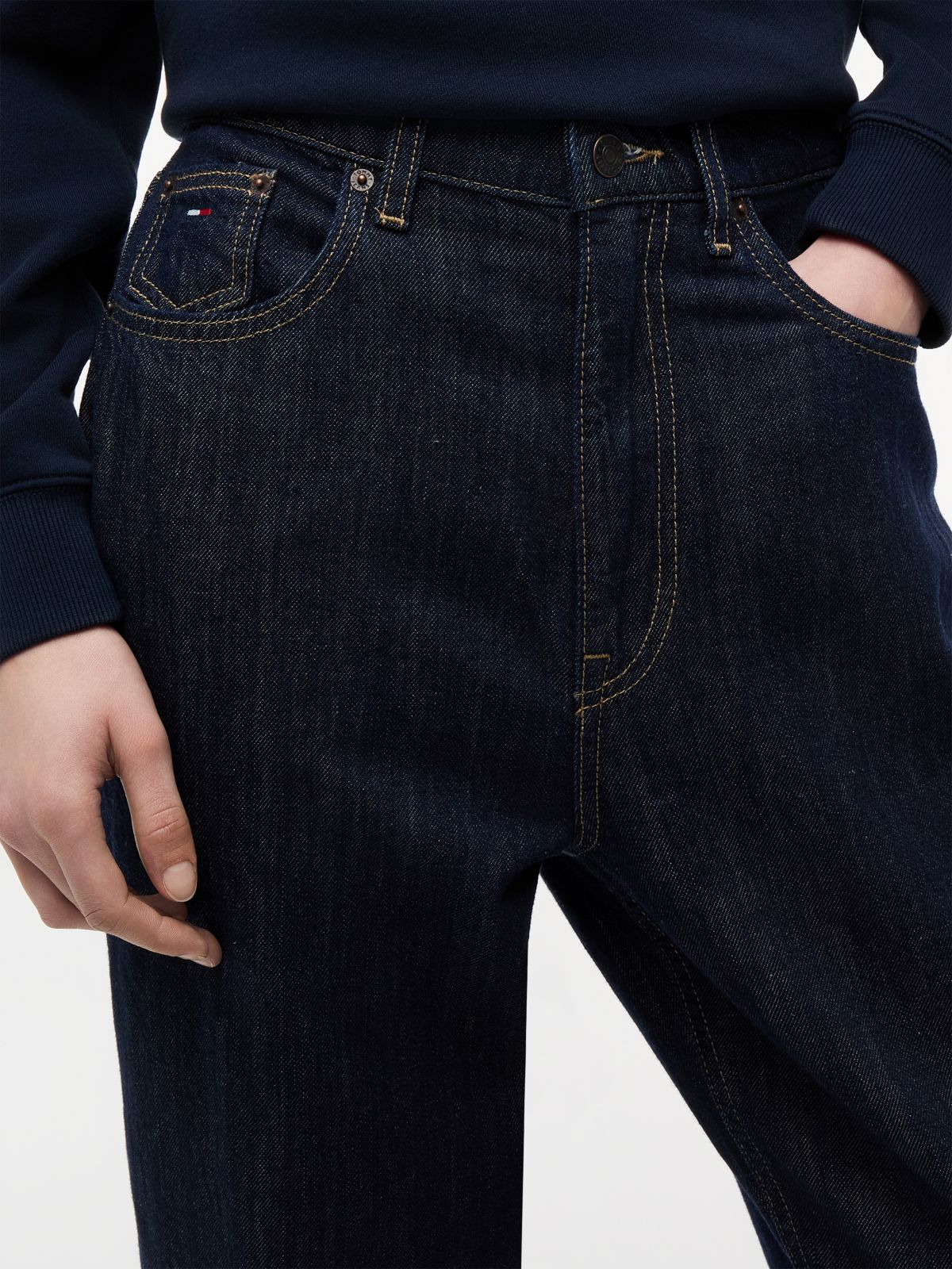 Mom High Rise Tapered Jeans With Linen — Blue