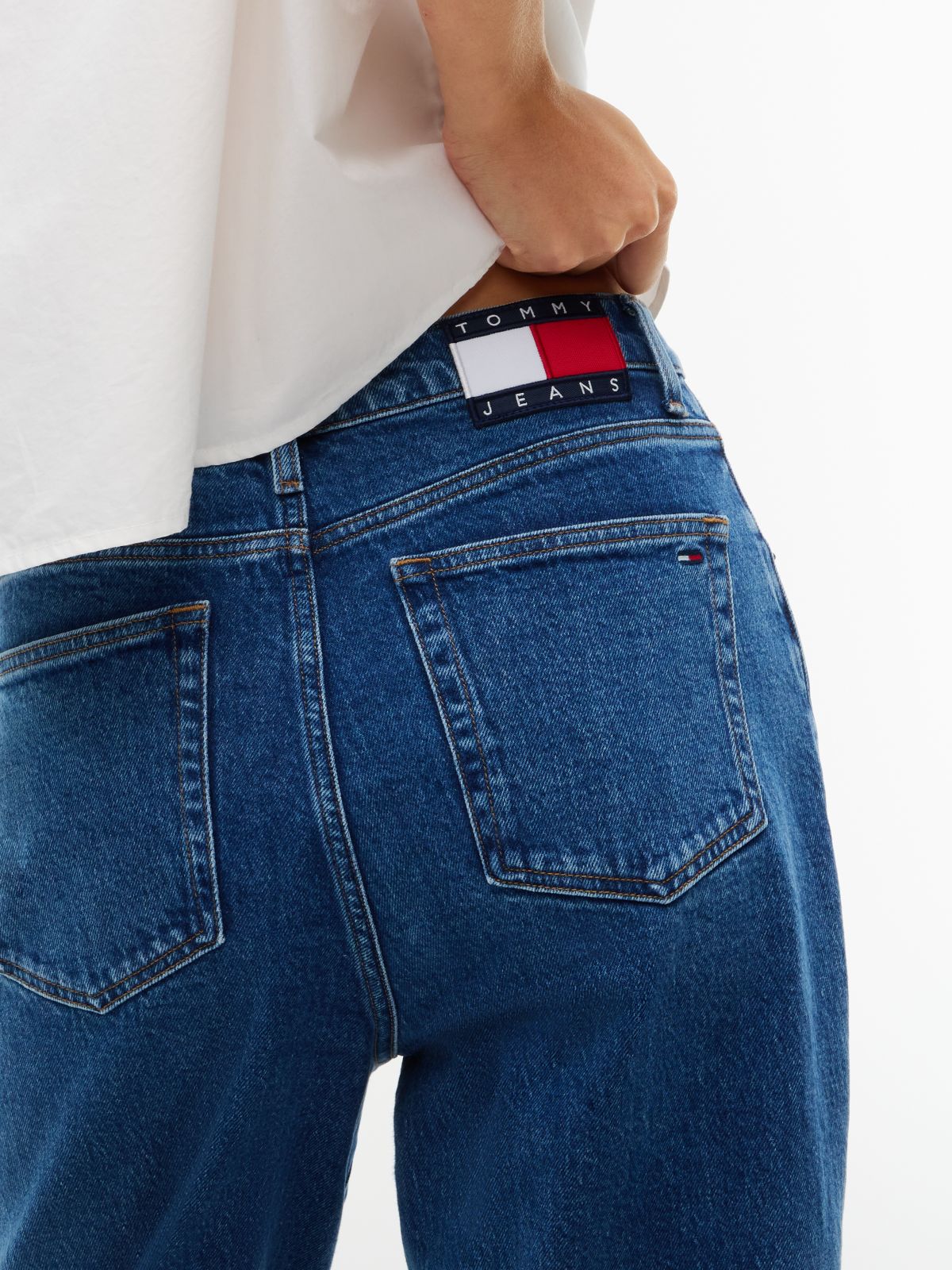 Mom High Rise Tapered Jeans — Blue