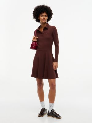 brown geribde slim fit mini-polojurk voor dames - tommy jeans