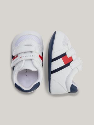 Boys hook store and loop shoes