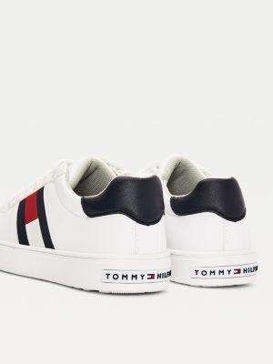 tommy hilfiger shoes logo