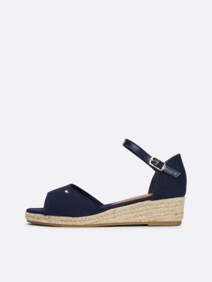 sandalias con cuña y detalle de cuerda azul de niñas tommy hilfiger