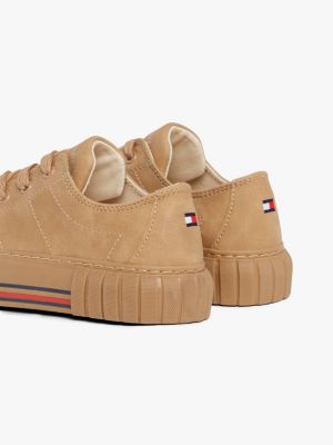 zapatillas texturizadas con cinta marrón de niñas tommy hilfiger