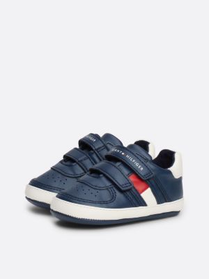 blauw sneaker met vlag en klittenbandsluiting voor jongens - tommy hilfiger