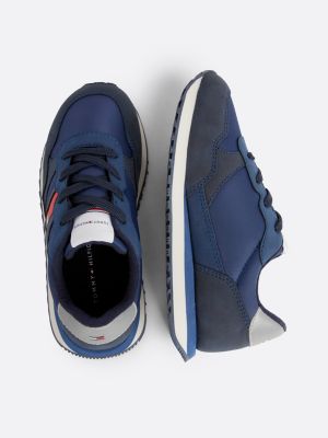 blau sneaker mit kontrast-struktur und flag für unisex kinder - tommy hilfiger