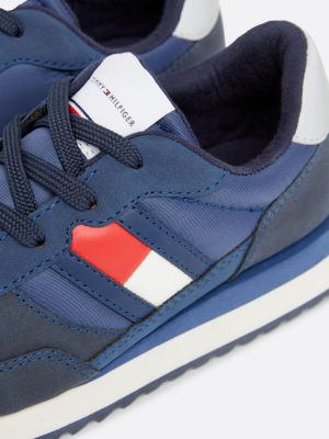 blau sneaker mit kontrast-struktur und flag für unisex kinder - tommy hilfiger