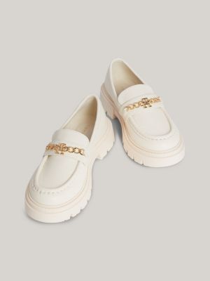 mocasines con cadena y monograma th blanco de niñas tommy hilfiger