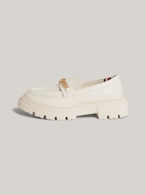 mocasines con cadena y monograma th blanco de niñas tommy hilfiger