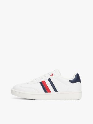 weiß sneaker mit kontrast-ferse und flag für gender-inclusive kinder - tommy hilfiger