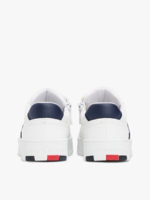 wit sneaker met vlag en contrasthiel voor kinderen gender inclusive - tommy hilfiger