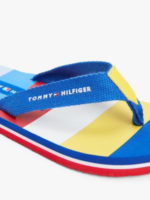 tongs à bride logo plusieurs couleurs pour enfants genre inclusif tommy hilfiger