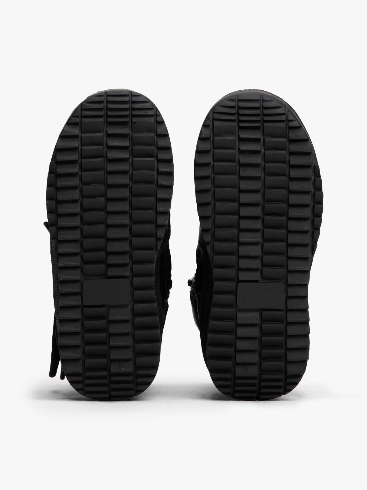 Waterproof Fine Cleat Snow Boots — Black