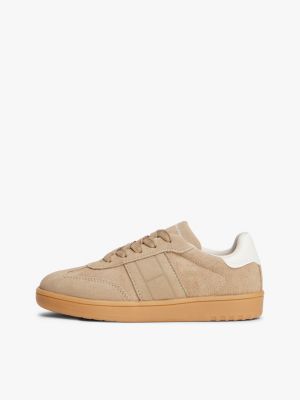 baskets avec daim à drapeau ton sur ton beige pour enfants genre inclusif tommy hilfiger