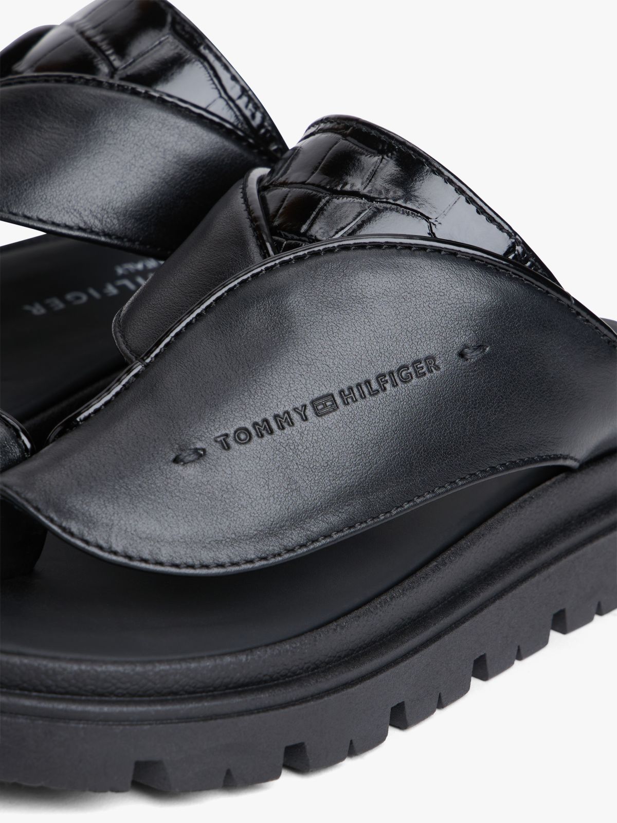 Embossed Leather Toe Post Cleat Sandals — Black