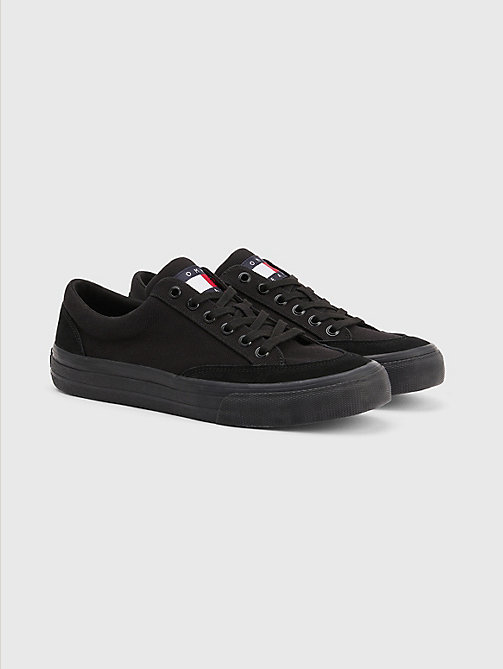 black low-top skater trainers for men tommy jeans