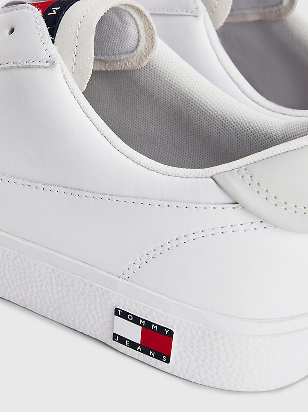 sneakers essential in pelle con distintivo white da uomo tommy jeans