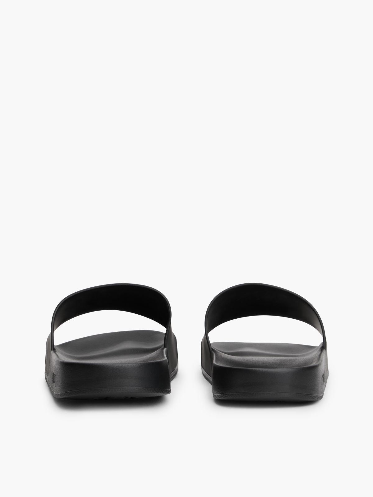 Flag Badge Contoured Pool Slides — Black