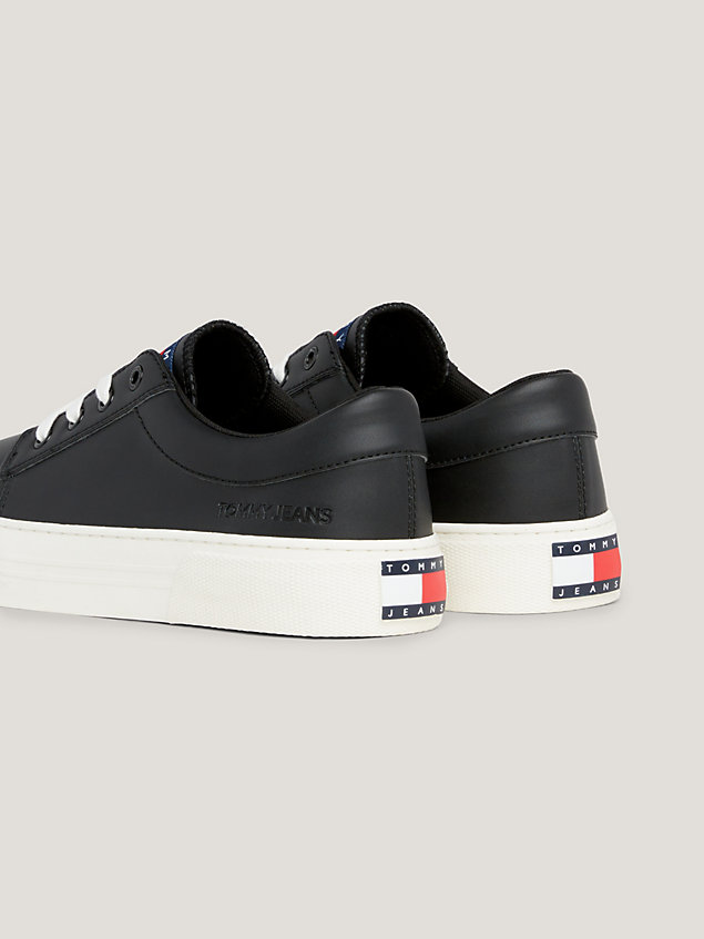 black essential skate trainers for men tommy jeans