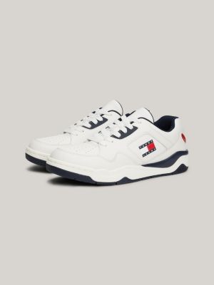 white leder-sneaker mit color block-design und badge für herren - tommy jeans