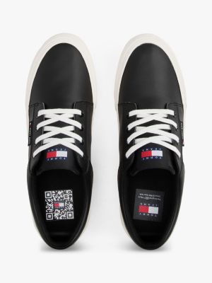 schwarz derby-sneaker mit logo-tag für herren - tommy jeans