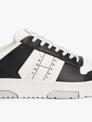 black the brooklyn leather badge trainers for men tommy jeans