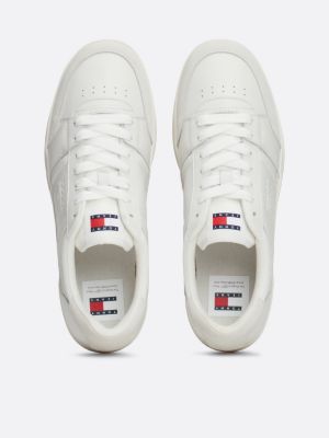 wit leren sneaker met cupsole en ton-sur-ton logo voor heren - tommy jeans