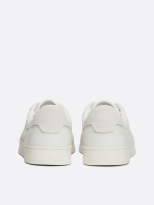 wit leren sneaker met cupsole en ton-sur-ton logo voor heren - tommy jeans