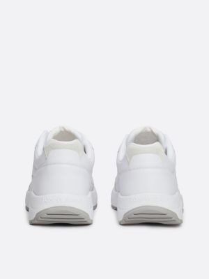 sneakers running in pelle con suola spessa bianco da uomini tommy jeans