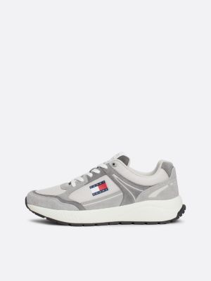 grijs suède hardloopsneaker met fijne profielzool voor heren - tommy jeans