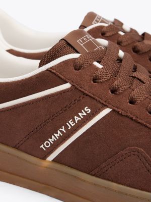 brązowy zamszowe buty sportowe greenwich dla mężczyźni - tommy jeans