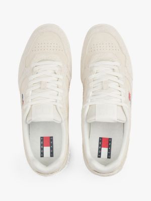 beige suède sneaker met cupsole voor heren - tommy jeans