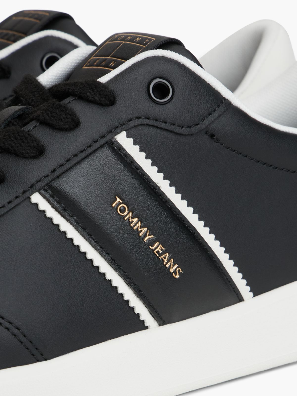 Lightweight Court Trainers With Leather — Black