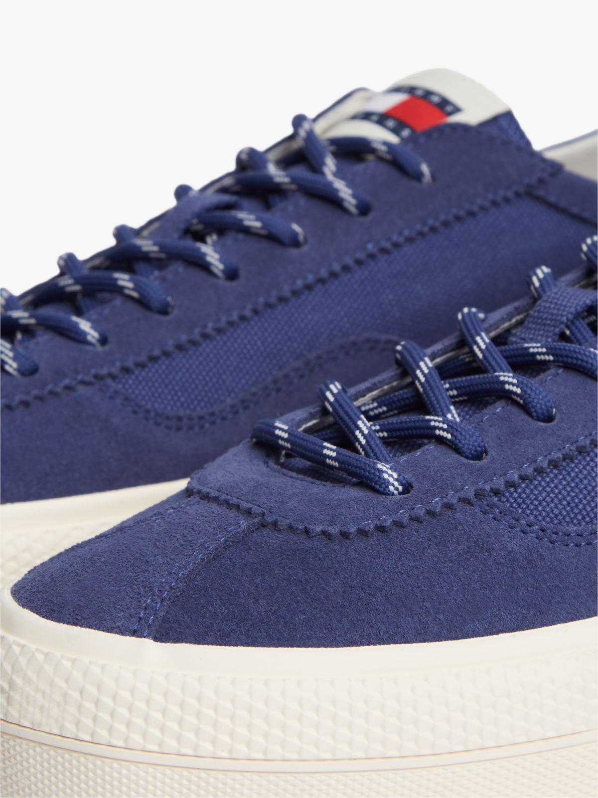 Canvas Archive Runner Trainers — Blue