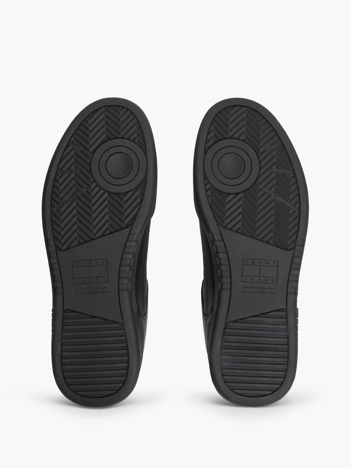 Leather Contrast Texture Basketball Trainers — Black