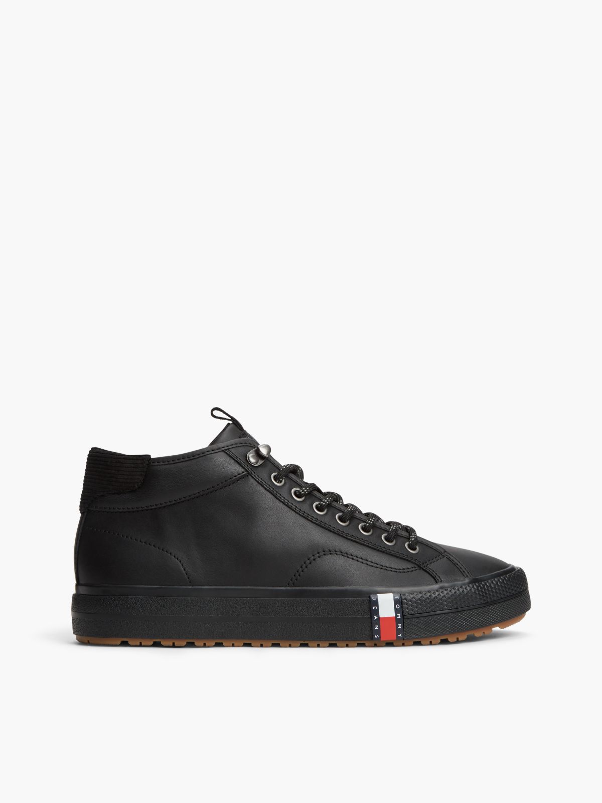 Archive Leather Cleat Mid Top Chukka Trainers — Black