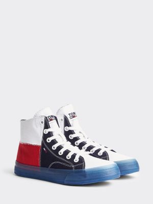 tommy jeans converse