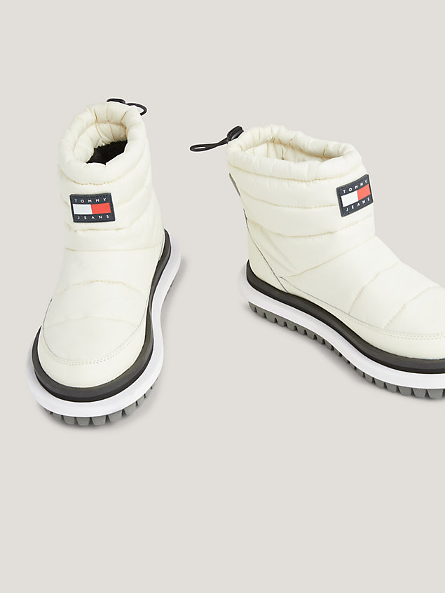 white gerecyclede gewatteerde snowboot voor dames - tommy jeans