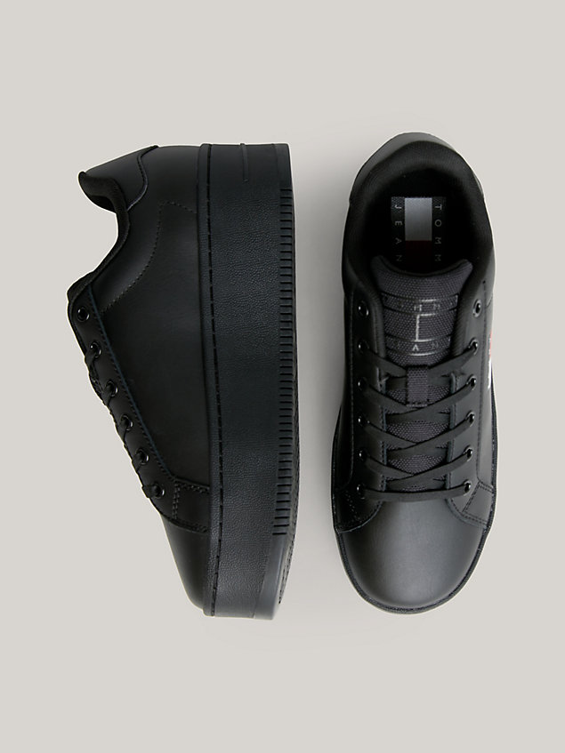 black essential flatform-sneaker mit cupsole für damen - tommy jeans